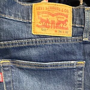 Levi's Slim Straight Jeans in Classic Blue